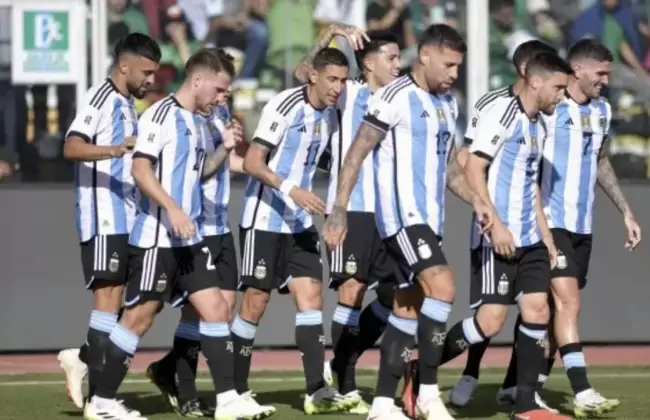 La seleccin argentina gole 3-0 a Bolivia.