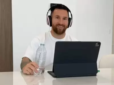 Messi con auriculares